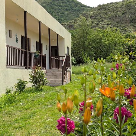 Bee House Hotel Pia Exterior photo